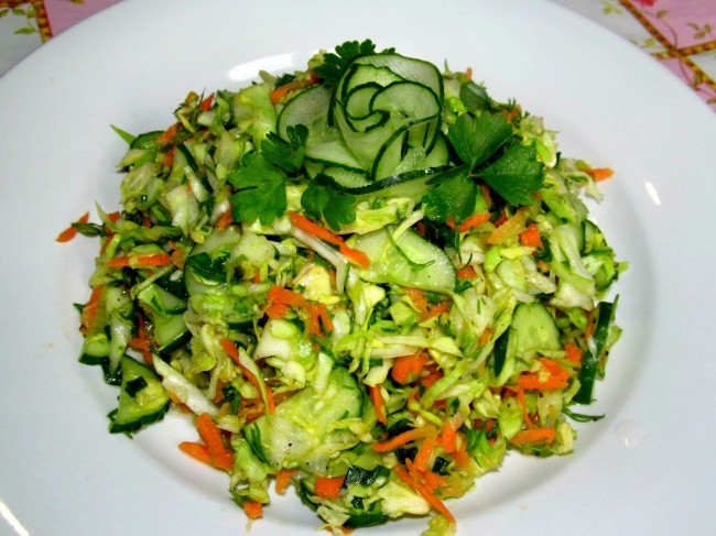 salat-iz-ogurcov-i-kapustjy