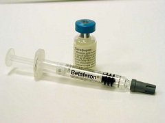 Выпускают Бетаферон в виде лиофилизированного порошка для приготовления инъекций