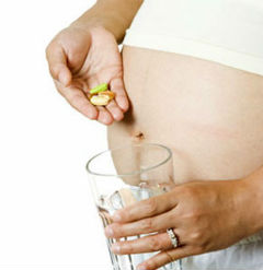 Фолацин при беременности принимается для профилактики развития дефектов нервной трубки у плода